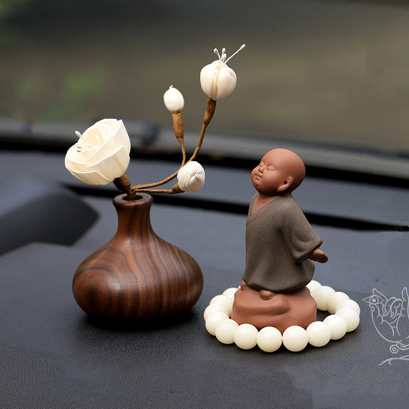 Car Decorations Men's High-end Atmosphere Statue