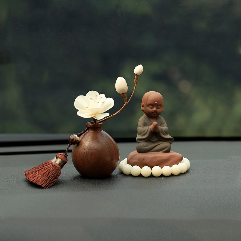 Car Decorations Men's High-end Atmosphere Statue