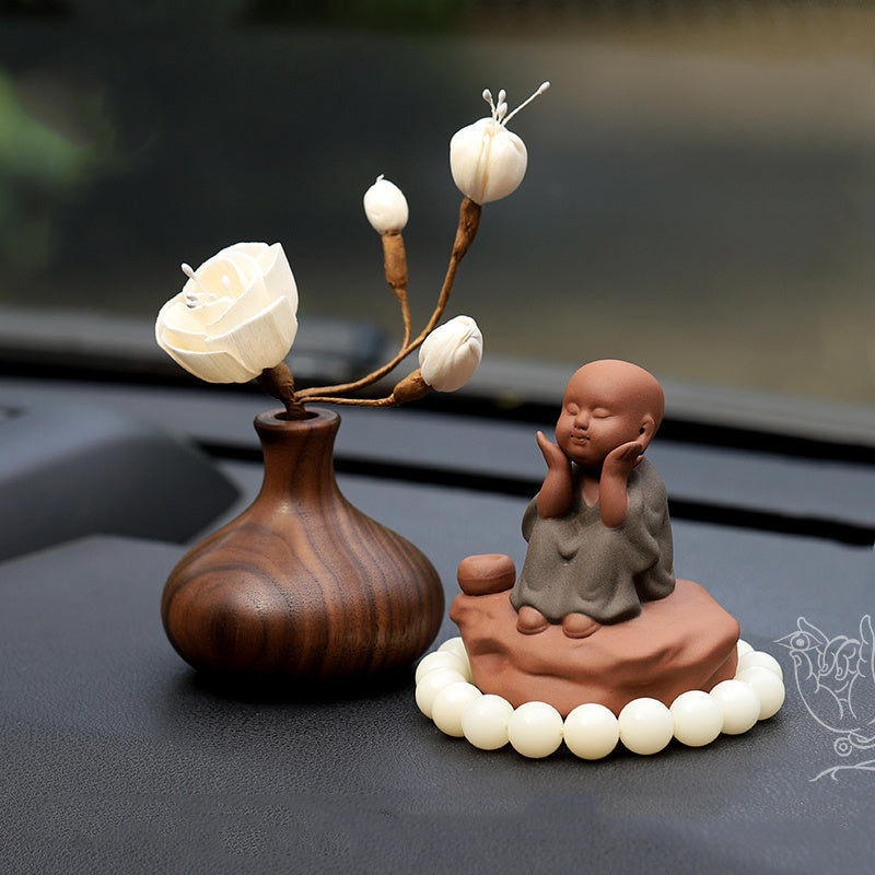 Car Decorations Men's High-end Atmosphere Statue