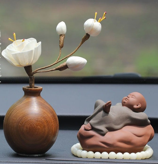 Car Decorations Men's High-end Atmosphere Statue