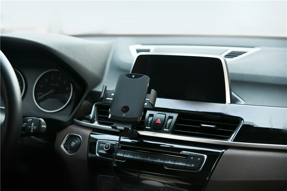 Automatic car wireless charger